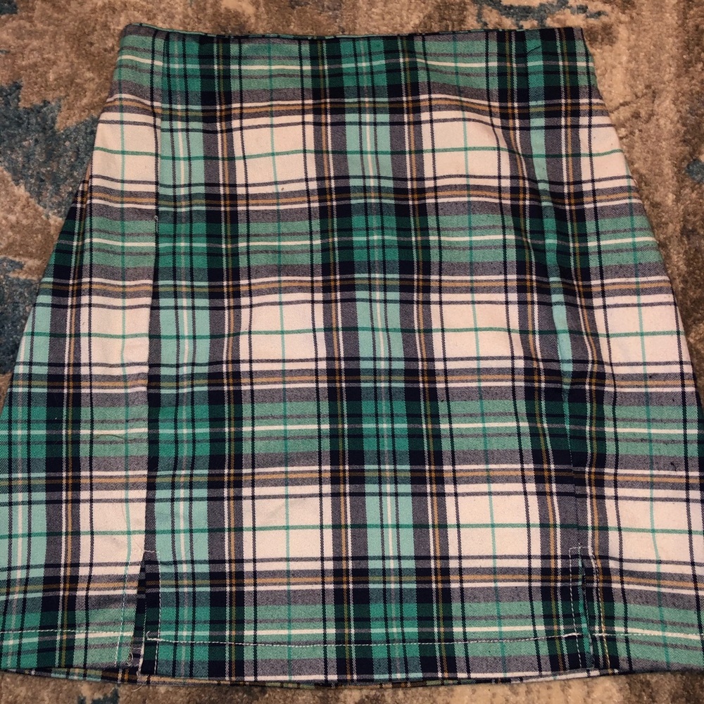 Brandy Melville Cara Skirt!!